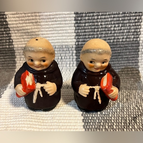 Vintage Goebel Friar Tuck Monks With Books, Salt and Pepper, West Germany - Picture 1 of 6